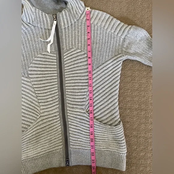 LULULEMON Scuba Ribbed full zip cardigan hoodie; size 10; grey - Picture 5 of 6